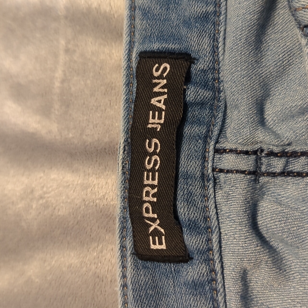 Distressed jeans - Picture 3 of 5